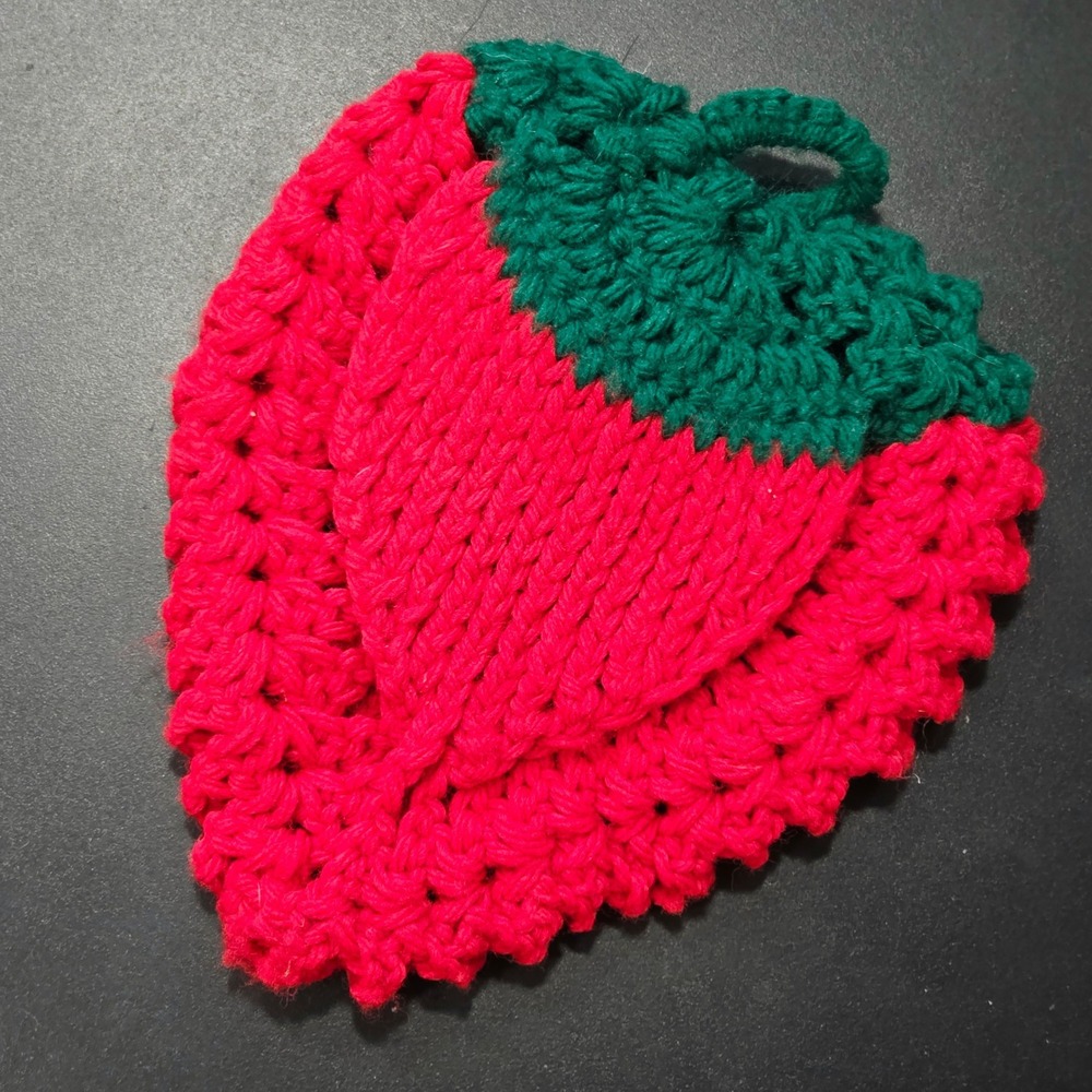 Handmade Crochet Strawberry Pot Holder Red Green Fruit Trivet Kitchen Vintage 8"